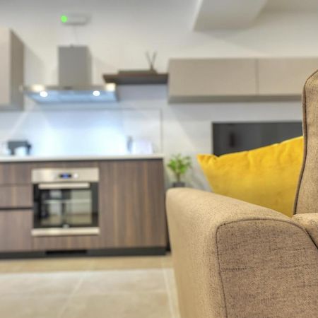 Brand New And Tastefully Furnished 2 Bedroom Apartment Ddif1-2 Gzira Exteriör bild